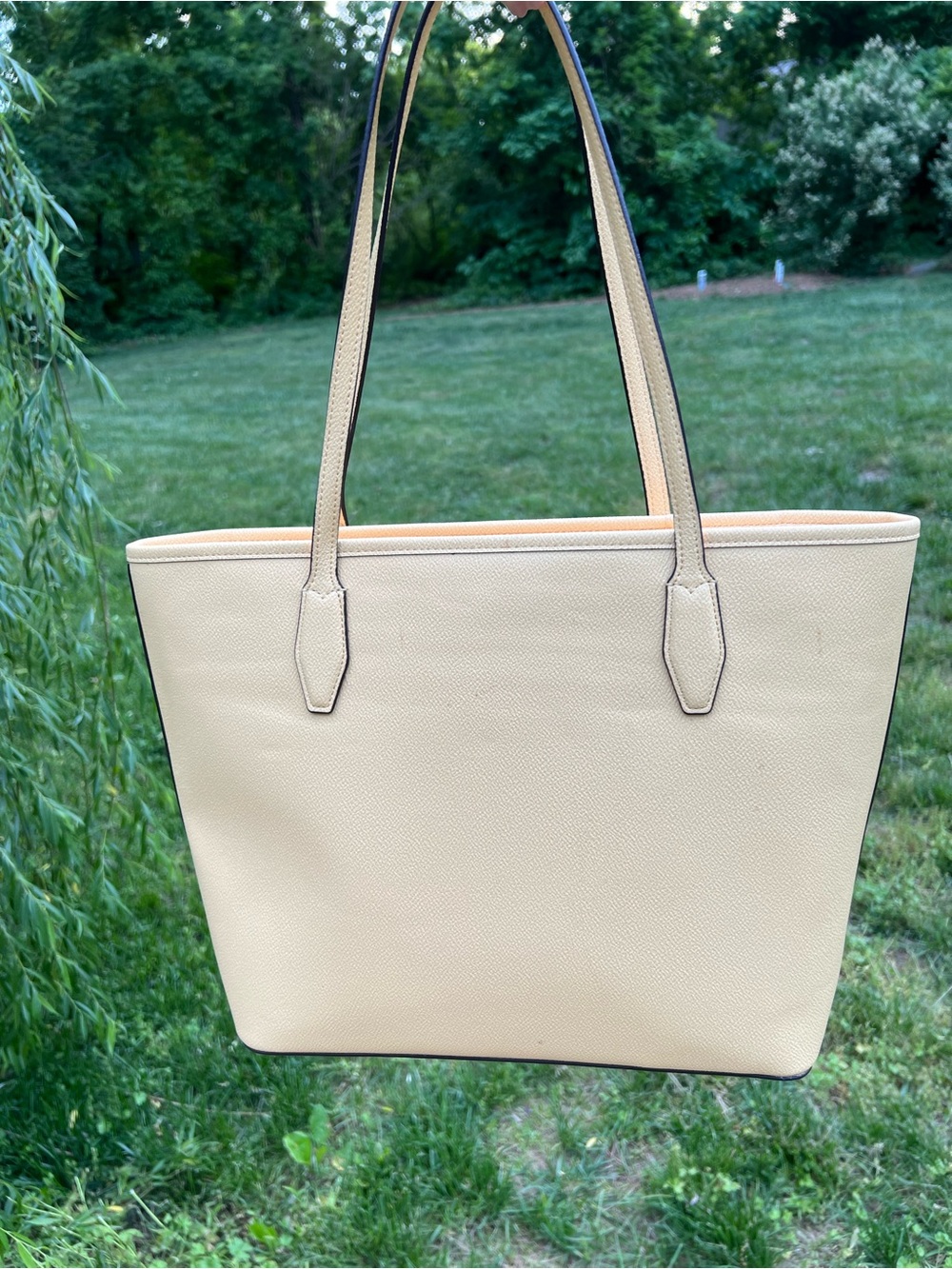 Kate Spade Lori Elegant Yellow Tote Bag - Picture 8 of 16